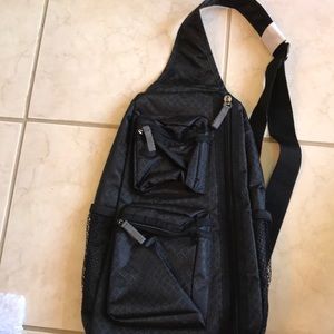 Thirty-one cross body back pack. Never used!